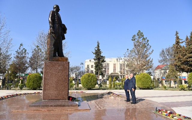 “Azərişıq” ASC-nin sədri Vüqar Əhmədov Zərdabda vətəndaşlarıqəbul edib